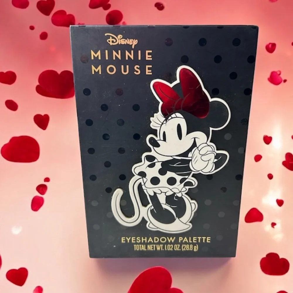 👅 Taste Beauty Disney Minnie Mouse 12 Shade Eyeshadow Palette